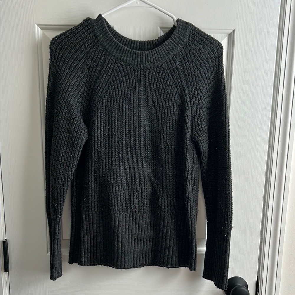 Universal Thread Charcoal Ribbed Crew Neck Sweater